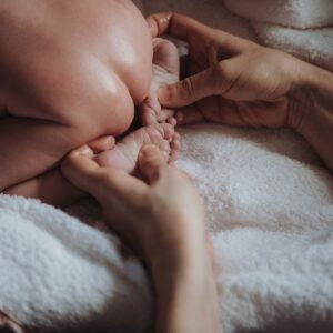 Massage Détente Bébé cartes cadeaux - comme une envie de fraise - thalasso massage bebe reflexologie plantaire