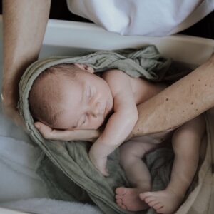 Atelier Bain détente enveloppé bébé à Annecy